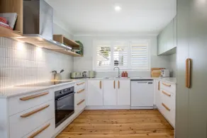 Fleur de Chalet - Pet Friendly - 10 Mins Walk to Beach - Image 5