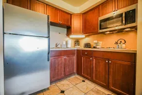 1BR Condo w/ Bay Views + Jacuzzi Tub - Image 4