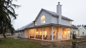 Luxurious Farmhouse on Acreage! Near Silverwood - Image 2
