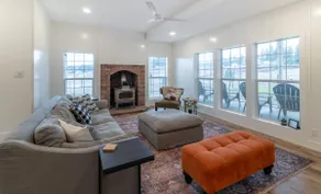 Luxurious Farmhouse on Acreage! Near Silverwood - Image 5