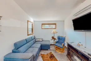 1BR Dog-friendly Lakefront Cabin w/ Canoes - Image 5