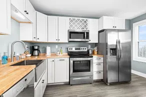 Lakeside Condo, Heirloom Vacations - Image 2