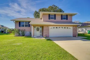 Sebastian Home w/ Large Deck Near Golfing & Beach - Image 2