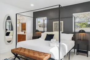 Miami Escape - 5BD W/ Pool, Billiards, Mini Golf - Image 4