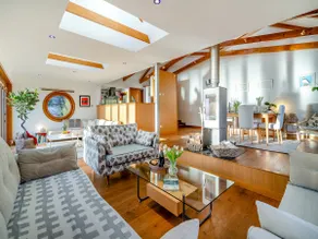 Shore House - Image 2