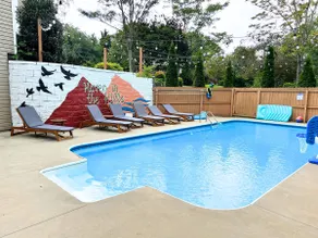 Resort-style home w/ heated pool, hot tub, arcade - Image 5
