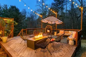 Resort-style home w/ heated pool, hot tub, arcade - Image 2