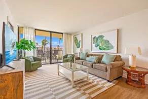 Top Floor Condo- Ocean Views w Pool Steps to Beach - Image 2