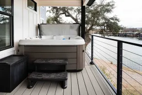 Lake LBJ Waterfront Boat Slip, Hot Tub, Sleeps 14 - Image 3