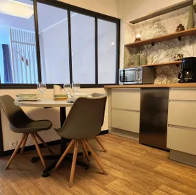 Epicurieux 1 Comfort Apartment - Image 4