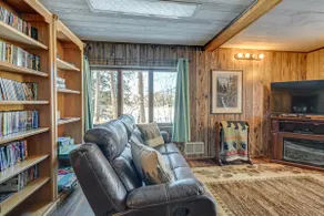 Lakefront Townsend Cabin w/ Fire Pit & Dock! - Image 4