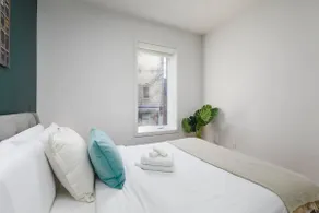 The Molo - Spacious 3 bedrooms in Downtown MTL - Image 2