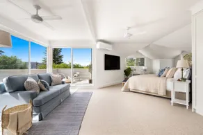 Designer Retreat Meets Vibrant Beachside Living - Image 4