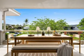 Designer Retreat Meets Vibrant Beachside Living - Image 2