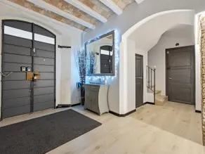 Chambre privée avec plusieurs espaces communs - Image 2
