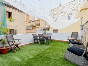 Chambre privée avec plusieurs espaces communs - Image 4
