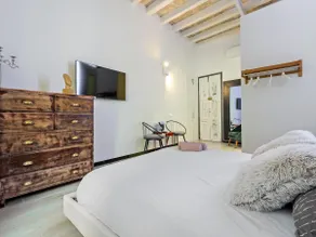 Chambre privée avec plusieurs espaces communs - Image 5