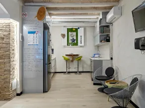 Chambre privée avec plusieurs espaces communs - Image 3