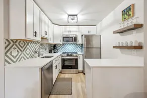Elegant 3BR with Fireplace & Shuttle to Slopes - Image 3