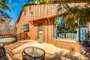 Pine Haven Retreat - Image 3