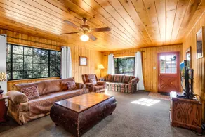 Pine Haven Retreat - Image 5