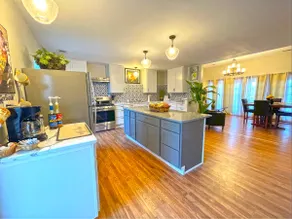 Captain's Quarters | One Bed Condo on Ohio River - Image 3