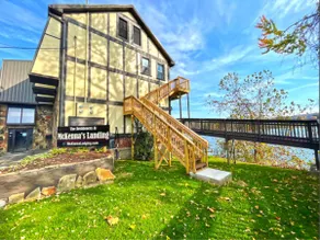 Captain's Quarters | One Bed Condo on Ohio River - Image 2