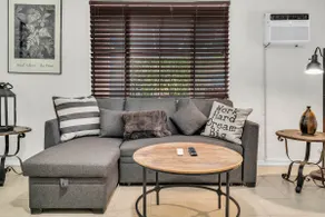 Walkable Summer Luxury Unit | Prime UofA 1BR - Image 2