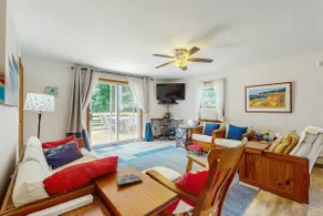Great Ranch Style Home In Edgartown with Gas Grill - Image 2
