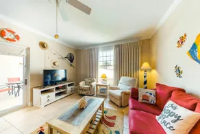 Waterfront Snowbird retreat with private balcony & - Image 3