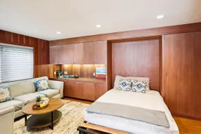 Seashore Retreat: Waterfront Haven - Image 3