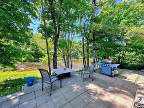 37PA Superbly appointed riverfront home in LIttleton! Skiing, hiking, firepit, wifi! - Image 2