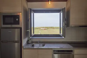 4-seat apartment with sea and mountain views - Image 4