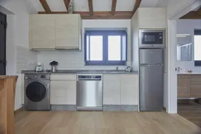 4-seat apartment with sea and mountain views - Image 2