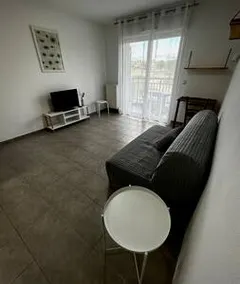 2 bedrooms with pool overlooking the golf course - Image 2
