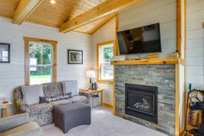 Lake Hubert Cabin w/ Private Deck + Boat Dock - Image 5