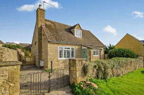 Cosy, excellently located, dog friendly - Ways End - Image 5