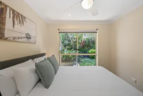 Spacious 4-Bed Family Retreat with Pool - Image 3