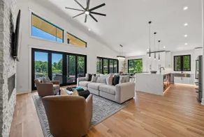 Brand New 4K+ sq ft house with pool/hot tub - Image 4