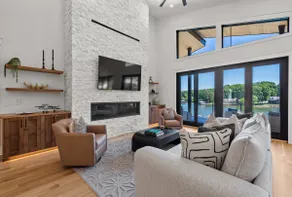 Brand New 4K+ sq ft house with pool/hot tub - Image 5