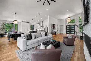 Brand New 4K+ sq ft house with pool/hot tub - Image 3