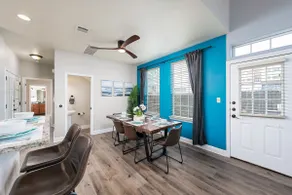 Upstay: Stylish 4BR Getaway in Vibrant East Austin - Image 3