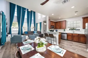 Upstay: Stylish 4BR Getaway in Vibrant East Austin - Image 4