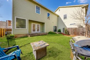 Upstay: Stylish 4BR Getaway in Vibrant East Austin - Image 5