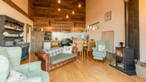 Outshot Barn, with swimming pool near Hay-on-Wye - Image 4