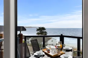 Schooner House - Panoramic Sea Views and Parking - Image 2