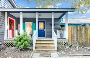 E-Fishin-Sea Studio-Waterfront on Marshwalk! - Image 3
