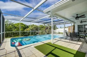 Serenity Spot w/d Pool, Lake, River & Canal View - Image 4