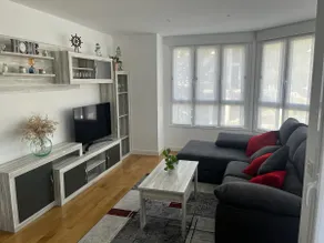 Bright, spacious apartment with garage - Image 2