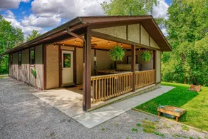 Cabin-Private Bathroom - Image 3